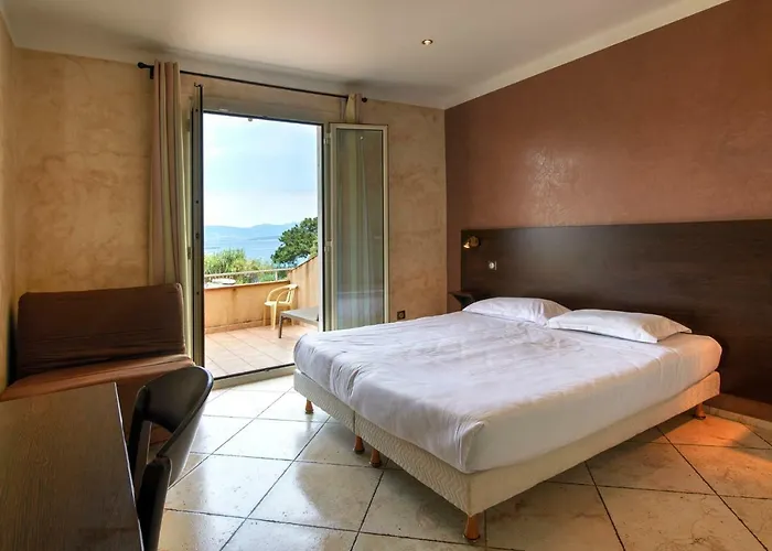 Restaurant Le Ressac カンポモロ