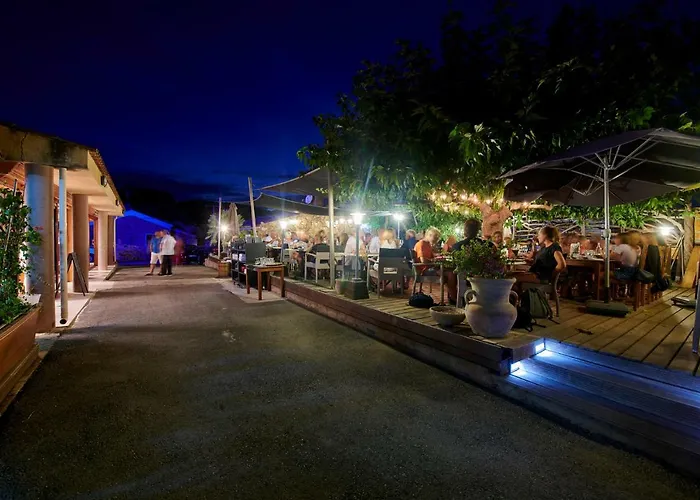 ホテル Restaurant Le Ressac カンポモロ